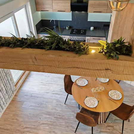 La 3 Etoiles Et L'atelier 4 Etoiles Jusqu'a 9 Personnes Daire *
