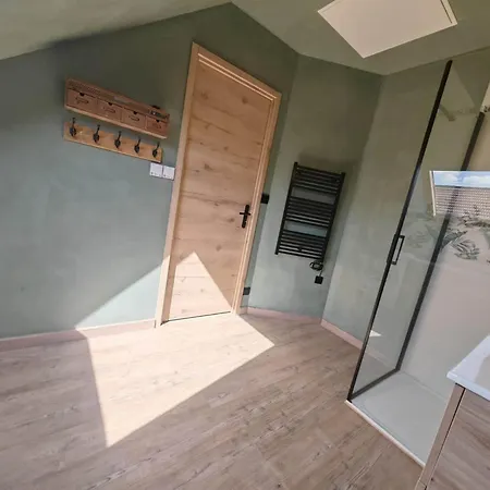 La 3 Etoiles Et L'atelier 4 Etoiles Jusqu'a 9 Personnes *