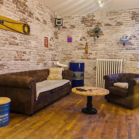 La 3 Etoiles Et L'atelier 4 Etoiles Jusqu'a 9 Personnes