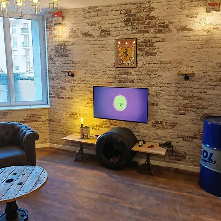 La 3 Etoiles Et L'atelier 4 Etoiles Jusqu'a 9 Personnes Metz